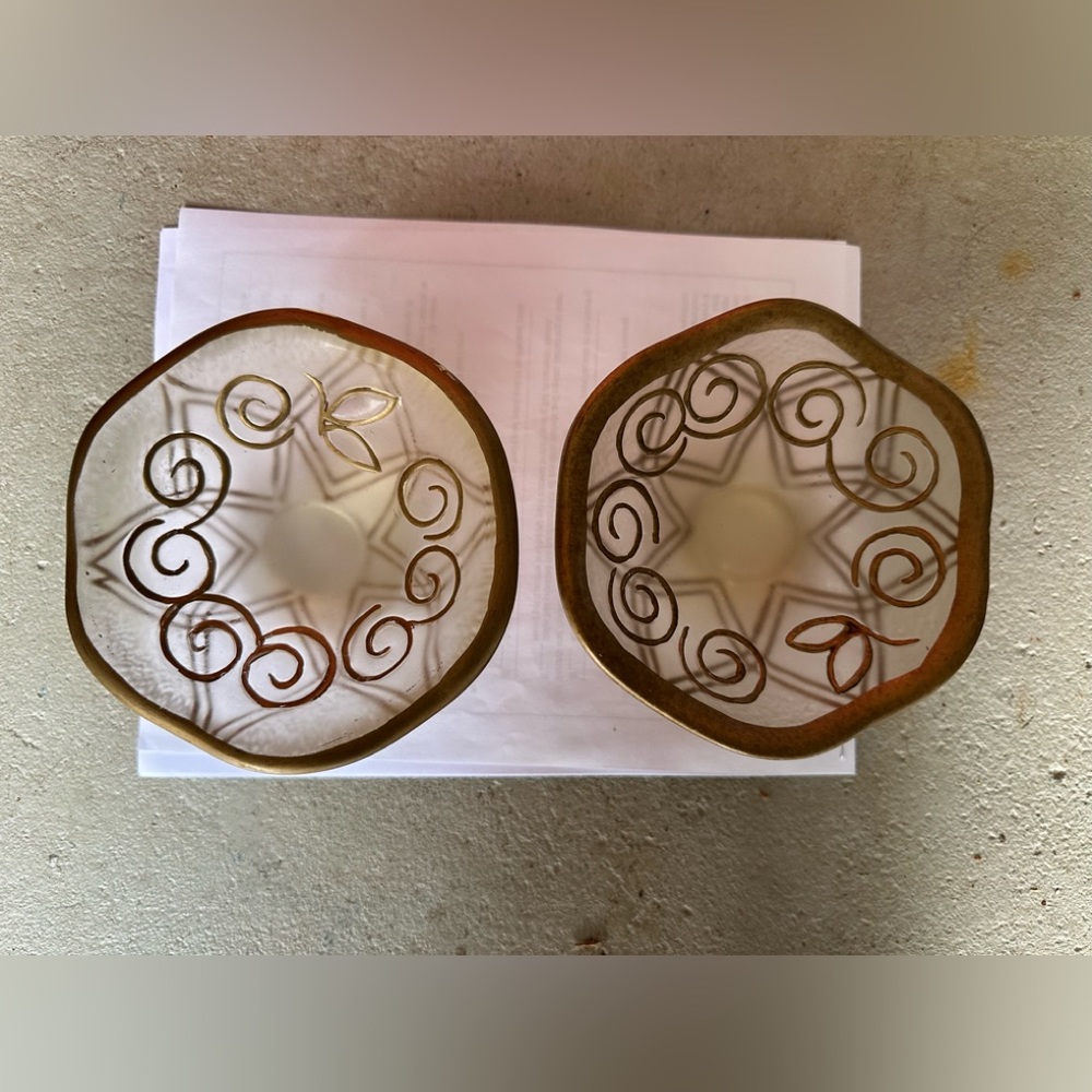 Wamsutta "Monique" resin soap dish